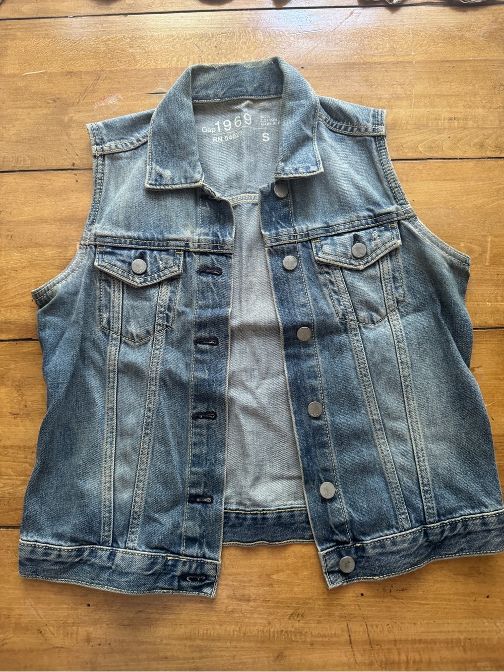Women’s denim vest gap 1969